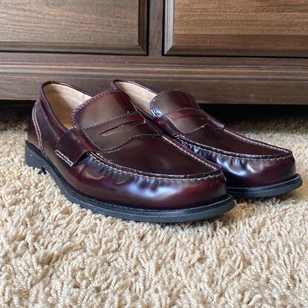 Men's leather dress shoes